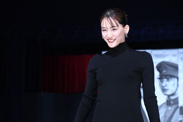 綾瀬はるか、長谷川博己、羽村仁成、ジェシーらランウェイに集結！『リボルバー・リリー』キャストお披露目会見（4枚目）