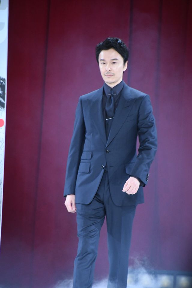 綾瀬はるか、長谷川博己、羽村仁成、ジェシーらランウェイに集結！『リボルバー・リリー』キャストお披露目会見（6枚目）