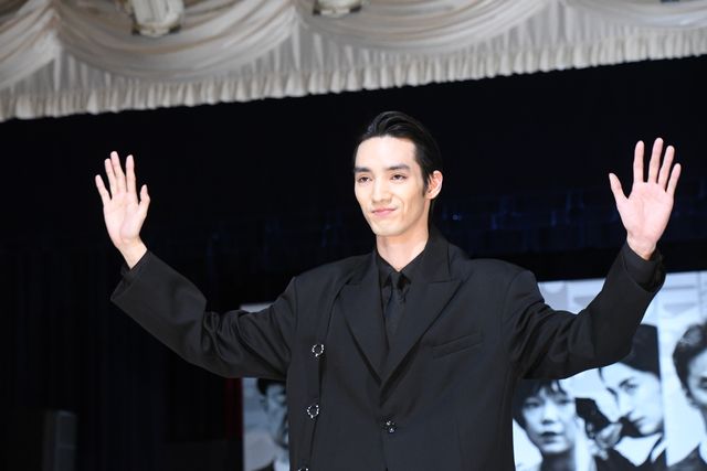 綾瀬はるか、長谷川博己、羽村仁成、ジェシーらランウェイに集結！『リボルバー・リリー』キャストお披露目会見（17枚目）