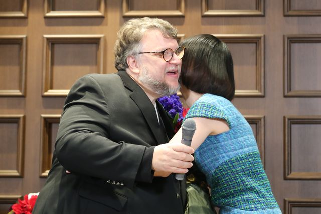 ギレルモ・デル・トロ監督、菊地凛子との再会に大喜び！（4枚目）