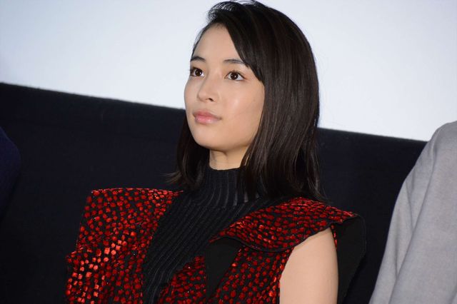 広瀬すず＆森川葵シックなドレスで魅了！（7枚目）