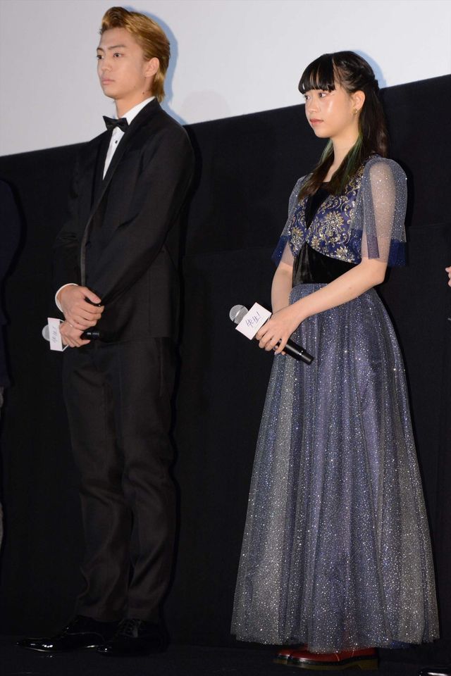 広瀬すず＆森川葵シックなドレスで魅了！（8枚目）