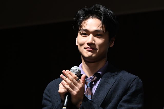 比嘉愛未＆岩田剛典主演「フォレスト」制作発表会見の様子（15枚目）