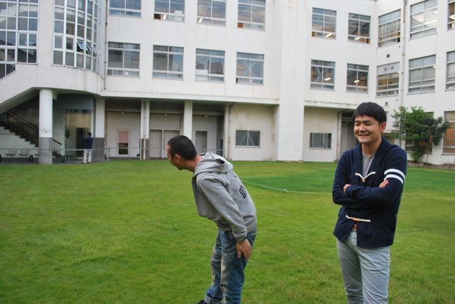 千鳥「白いピアノを山の頂上に運ぶ」DVD取材フォトギャラリー（10枚目）