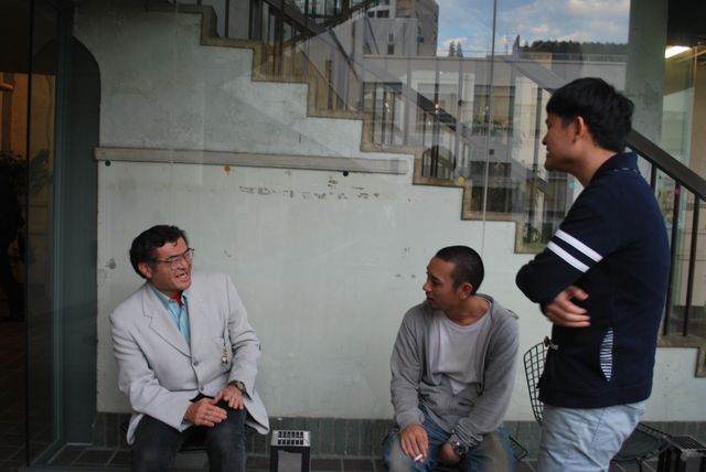 千鳥「白いピアノを山の頂上に運ぶ」DVD取材フォトギャラリー（18枚目）