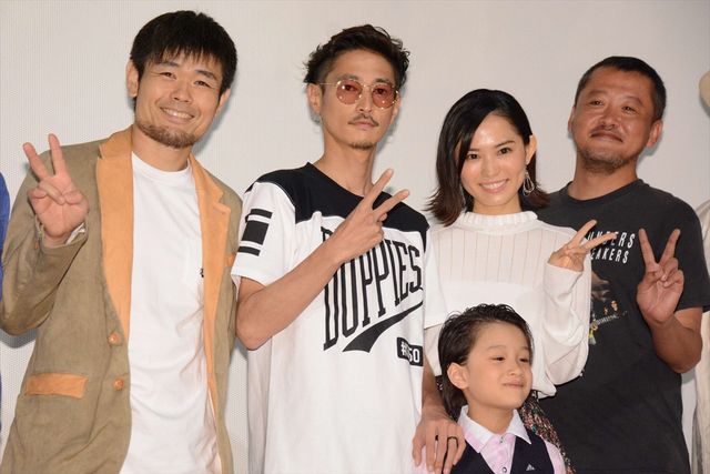 市川由衣、ピカピカ美脚…！映画『アリーキャット』初日舞台あいさつ（2枚目）