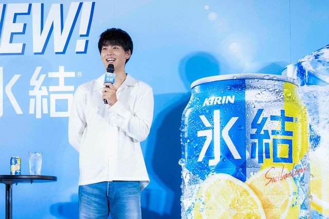 山本美月、瀬戸康史と結婚後初の公の場で笑顔（2枚目）