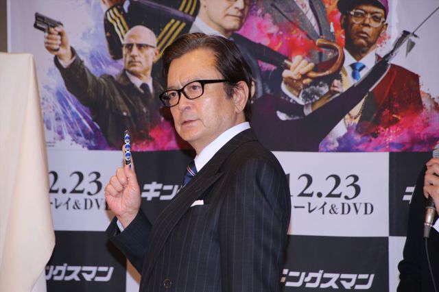 困り顔のパグが超絶キュート！秋元才加＆愛犬2ショット（6枚目）