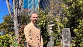 「ばけばけ」最終週へ トミー・バストウが小泉八雲の墓参り「感謝の気持ちでいっぱい」