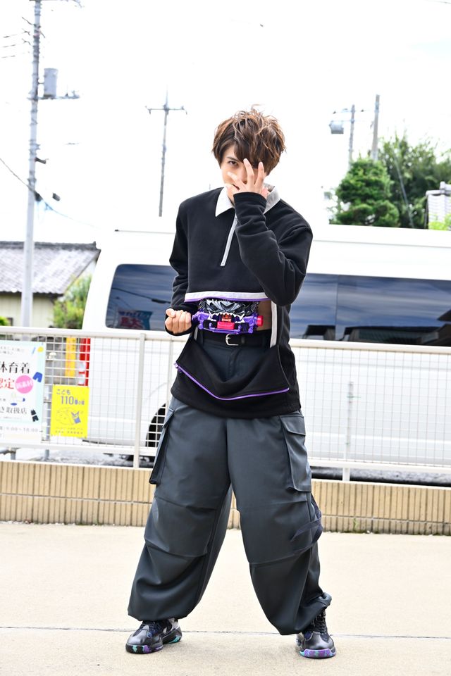 黒いガヴが襲いかかる…「仮面ライダーガヴ」第21話場面カット（2枚目）