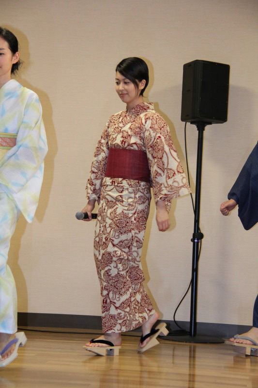 女優陣が色とりどりの浴衣姿を披露！映画『夢売るふたり』のヒット祈願イベントフォトギャラリー（6枚目）