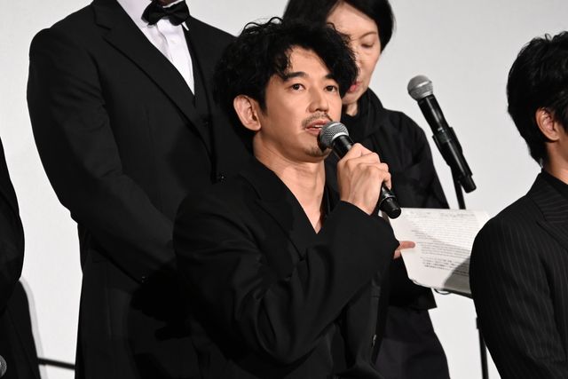 広瀬すず＆瀧内公美、黒ドレスで美の競演！妻夫木聡主演『宝島』東京プレミア舞台あいさつ（12枚目）