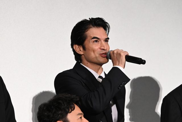 広瀬すず＆瀧内公美、黒ドレスで美の競演！妻夫木聡主演『宝島』東京プレミア舞台あいさつ（25枚目）