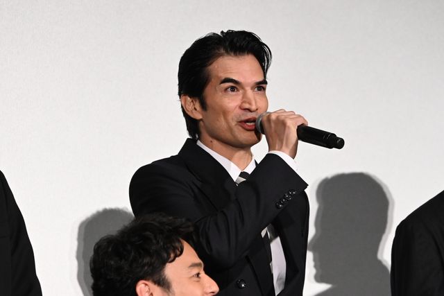 広瀬すず＆瀧内公美、黒ドレスで美の競演！妻夫木聡主演『宝島』東京プレミア舞台あいさつ（26枚目）