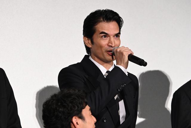 広瀬すず＆瀧内公美、黒ドレスで美の競演！妻夫木聡主演『宝島』東京プレミア舞台あいさつ（27枚目）