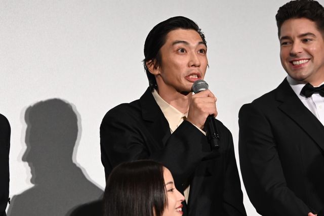 広瀬すず＆瀧内公美、黒ドレスで美の競演！妻夫木聡主演『宝島』東京プレミア舞台あいさつ（31枚目）