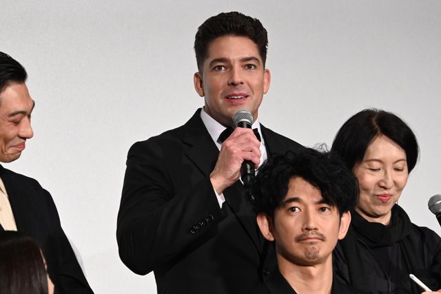 広瀬すず＆瀧内公美、黒ドレスで美の競演！妻夫木聡主演『宝島』東京プレミア舞台あいさつ（37枚目）