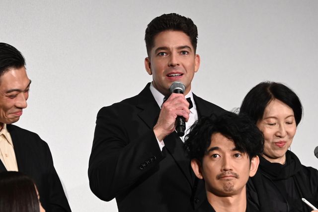 広瀬すず＆瀧内公美、黒ドレスで美の競演！妻夫木聡主演『宝島』東京プレミア舞台あいさつ（38枚目）