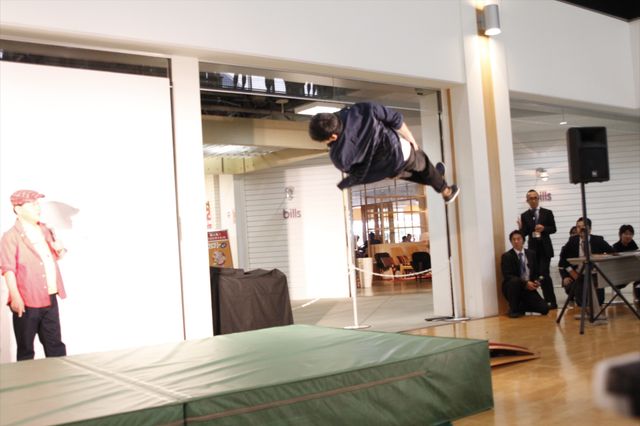 人間、こんなこともできるのか……圧倒のパルクールパフォーマンスフォトギャラリー（2枚目）