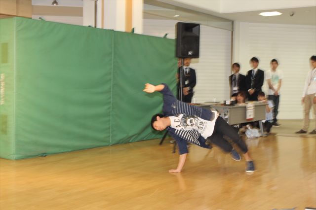 人間、こんなこともできるのか……圧倒のパルクールパフォーマンスフォトギャラリー（6枚目）