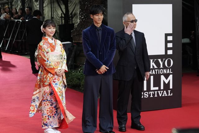 松坂桃李＆芳根京子『雪の花　ーともに在りてー』でレッドカーペット登場！（2枚目）