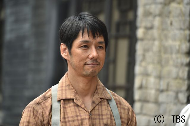 笑福亭鶴瓶が松嶋菜々子、西島秀俊とドラマ初共演！「レッドクロス～女たちの赤紙～」フォトギャラリー（3枚目）