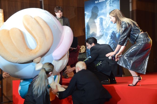 麦わらの一味、みんなでチョッパーをエスコート！実写版「ONE PIECE」シーズン2来日記者会見：フォトギャラリー