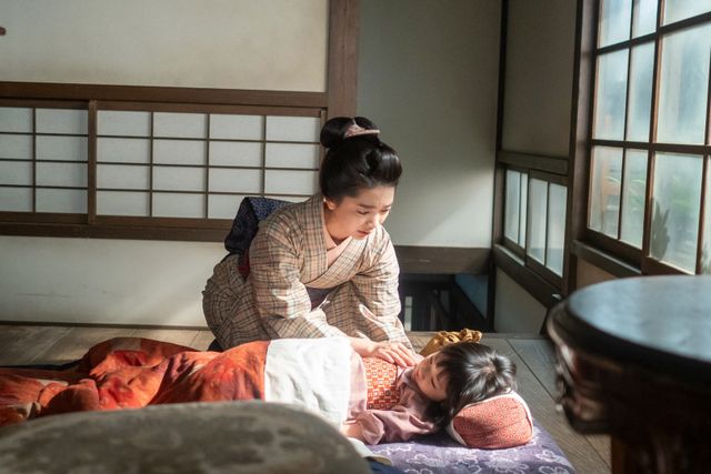 娘の環（宮島るか）は高熱で…朝ドラ「風、薫る」第17回場面写真：フォトギャラリー