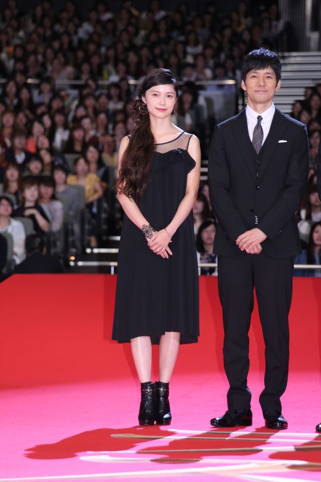 宮崎あおい、黒ドレスがキュート！：フォトギャラリー