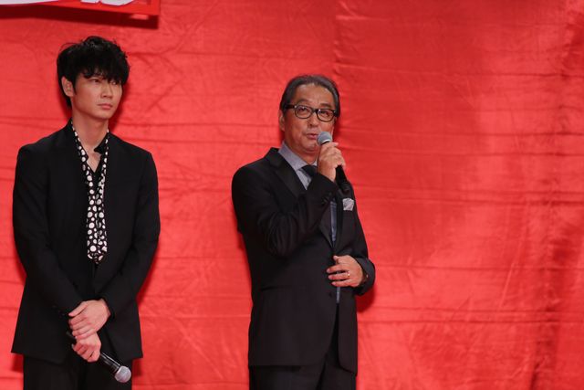 宮崎あおい、黒ドレスがキュート！（10枚目）