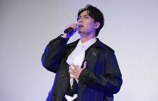 平野綾、美麗ドレスで魅了！加藤和樹と『ベルサイユのばら』劇中歌を生歌唱（4枚目）