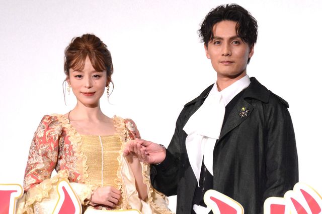 平野綾、美麗ドレスで魅了！加藤和樹と『ベルサイユのばら』劇中歌を生歌唱（16枚目）