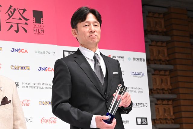 吉沢亮、李相日監督＆クロエ・ジャオ監督を祝福「黒澤明賞」授賞式サプライズ登壇（12枚目）