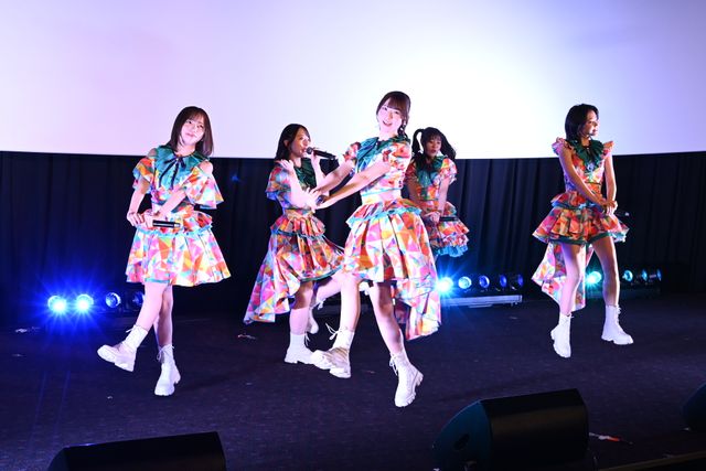 齊藤京子、仲村悠菜、小川未祐、今村美月、桜ひなの、アイドル衣装で生パフォーマンス！『恋愛裁判』ライブ＆舞台挨拶（2枚目）