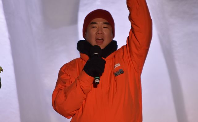 中島裕翔、グローグーと一緒にさっぽろ雪まつり登場！「帰ってきた白銀のスター・ウォーズ雪像」お披露目イベント（13枚目）