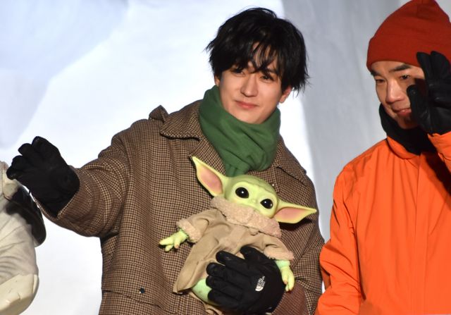 中島裕翔、グローグーと一緒にさっぽろ雪まつり登場！「帰ってきた白銀のスター・ウォーズ雪像」お披露目イベント（18枚目）