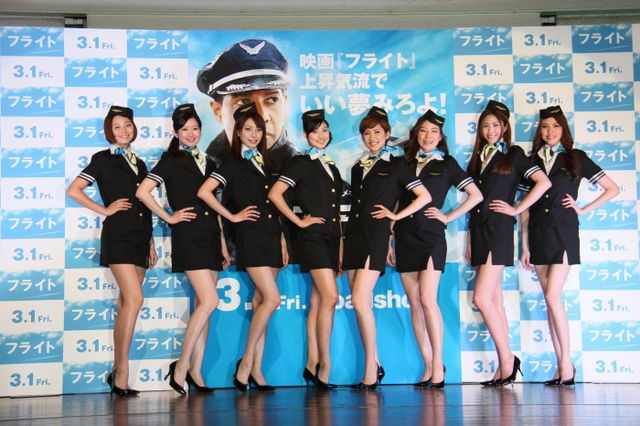 柳沢慎吾がハッスル！モデルガールズのスーパー美脚も！映画『フライト』イベントフォトギャラリー：フォトギャラリー