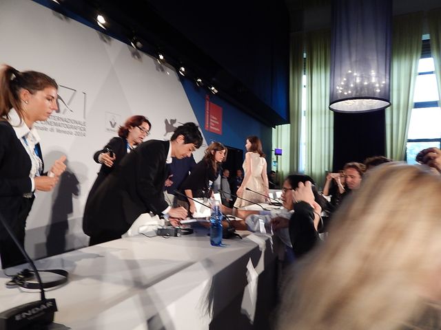 加瀬亮、ベネチアで流ちょうな英語スピーチ！フォトギャラリー（6枚目）