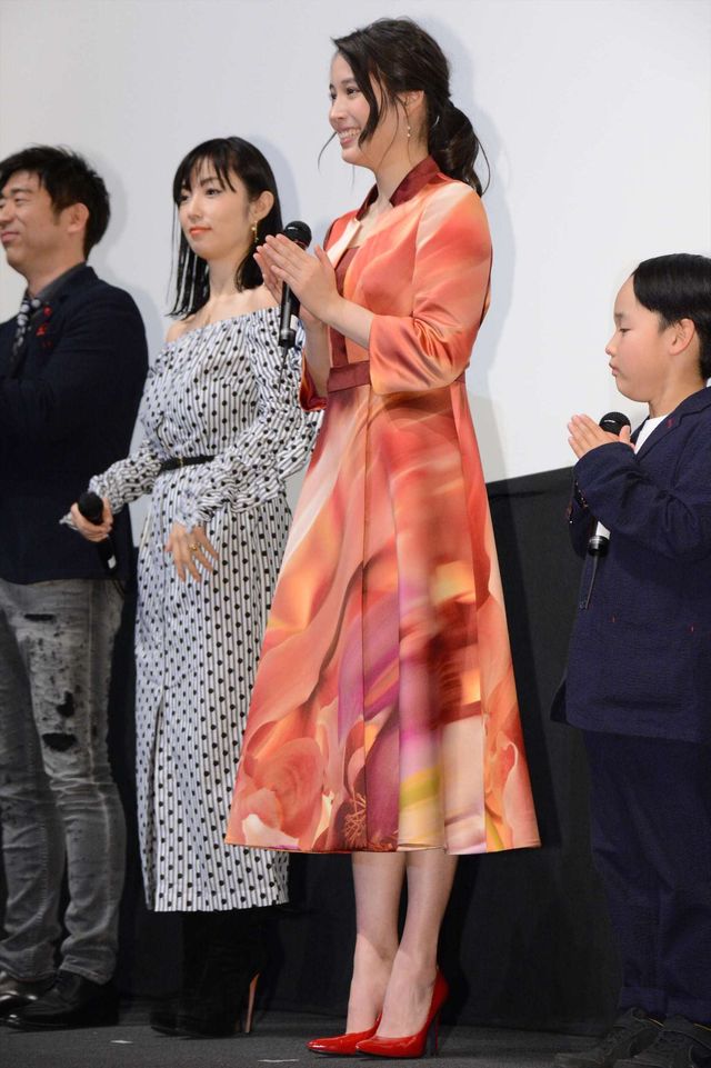 広瀬アリス『巫女っちゃけん。』初日舞台あいさつ（3枚目）