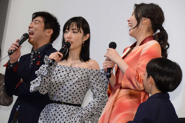 広瀬アリス『巫女っちゃけん。』初日舞台あいさつ（6枚目）