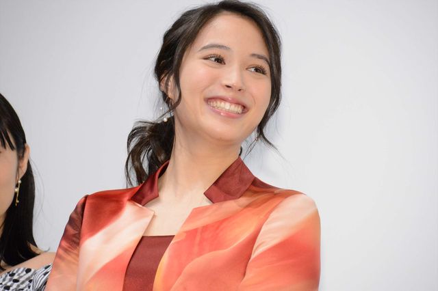 広瀬アリス『巫女っちゃけん。』初日舞台あいさつ（14枚目）