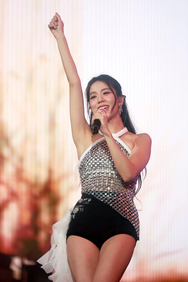 Blackpinkジス 120 件の「ジス」や「black pink ジス」のアイデアを見つけま