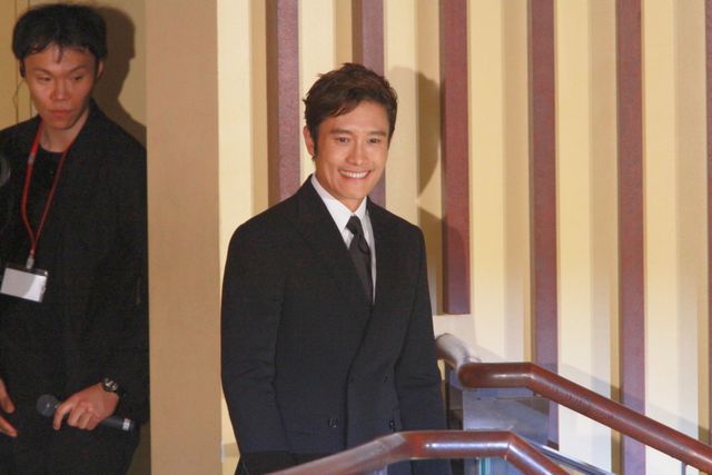 映画『王になった男』舞台あいさつ＆調印式ギャラリー（2枚目）