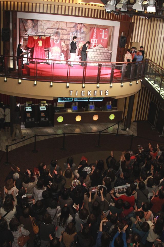 映画『王になった男』舞台あいさつ＆調印式ギャラリー（13枚目）