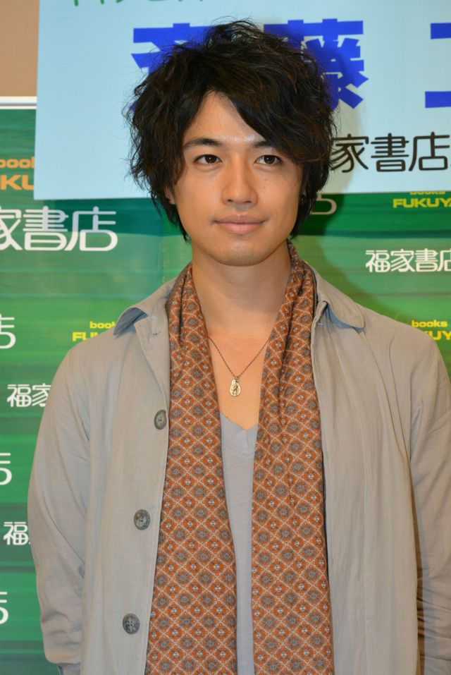 写真集「斎藤工 蜷川実花」発売記念握手会イベント フォトギャラリー（6枚目）