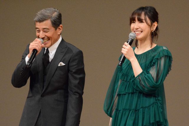 舘ひろし＆新垣結衣“パパムス”コンビ、ブルーリボン賞授賞式で大盛り上がり！（4枚目）