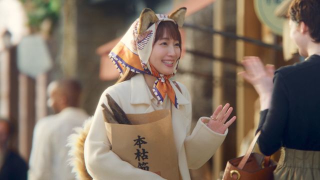 吉岡里帆の“どんぎつね”新CM登場「おだしが変わった篇」場面写真＆メイキングカット（10枚目）