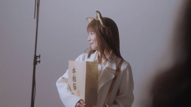 吉岡里帆の“どんぎつね”新CM登場「おだしが変わった篇」場面写真＆メイキングカット（14枚目）