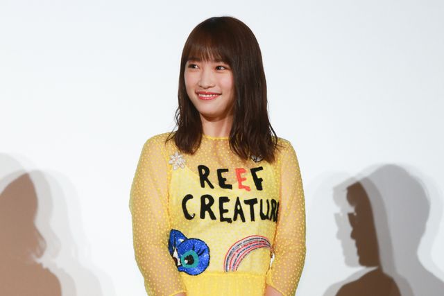 竹内涼真＆浜辺美波＆佐藤大樹ら爽やかに登場！『センセイ君主』初日舞台あいさつ（9枚目）