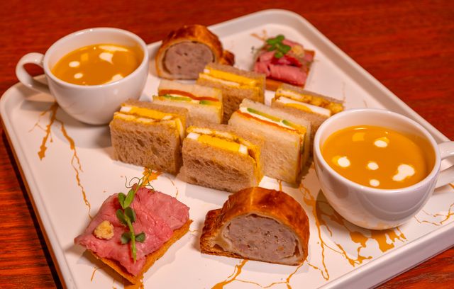 新メニュー「アンブリッジ教授のアフタヌーンティー」（3枚目）